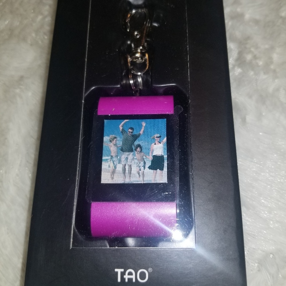 TAO 1.5" Digital Photo keychain.